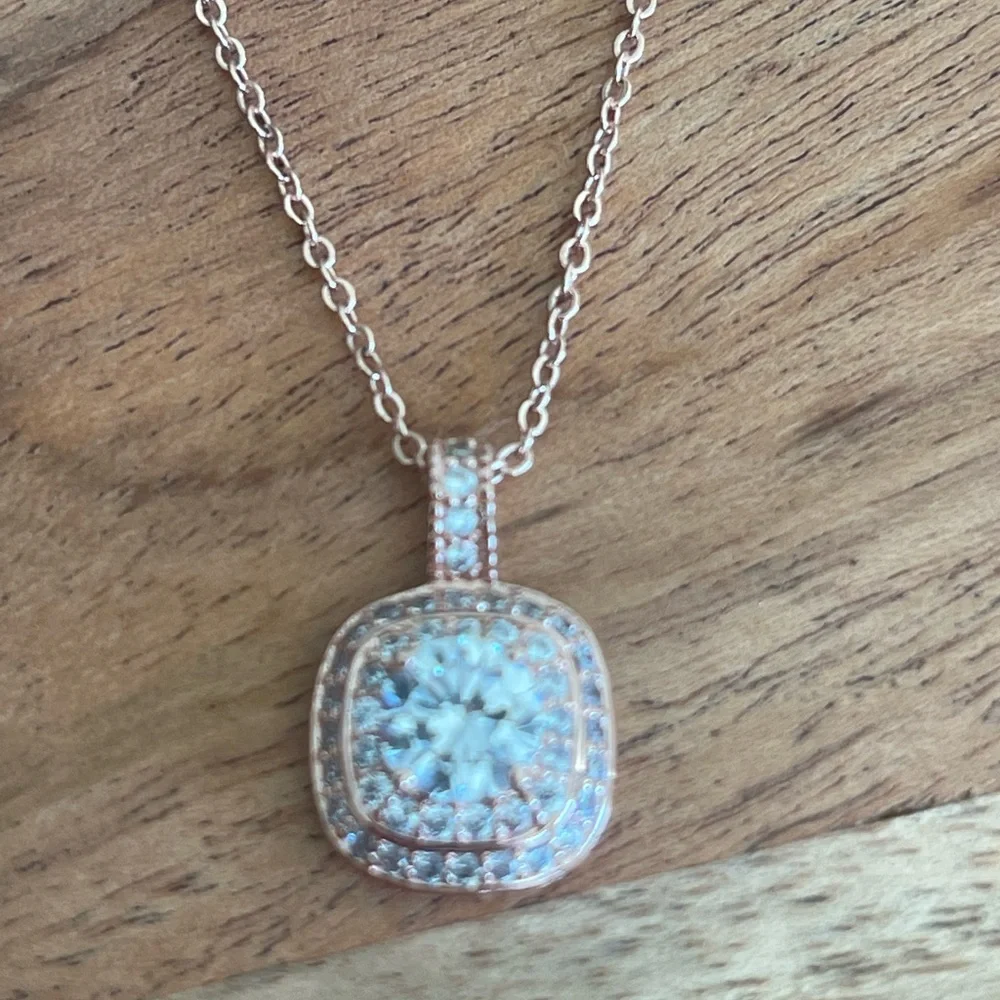Premier Designs Tiffany rose gold square dainty necklace